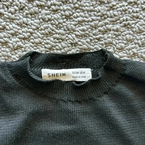 SHEIN sweater with stars size 4T - Picture 2 of 2